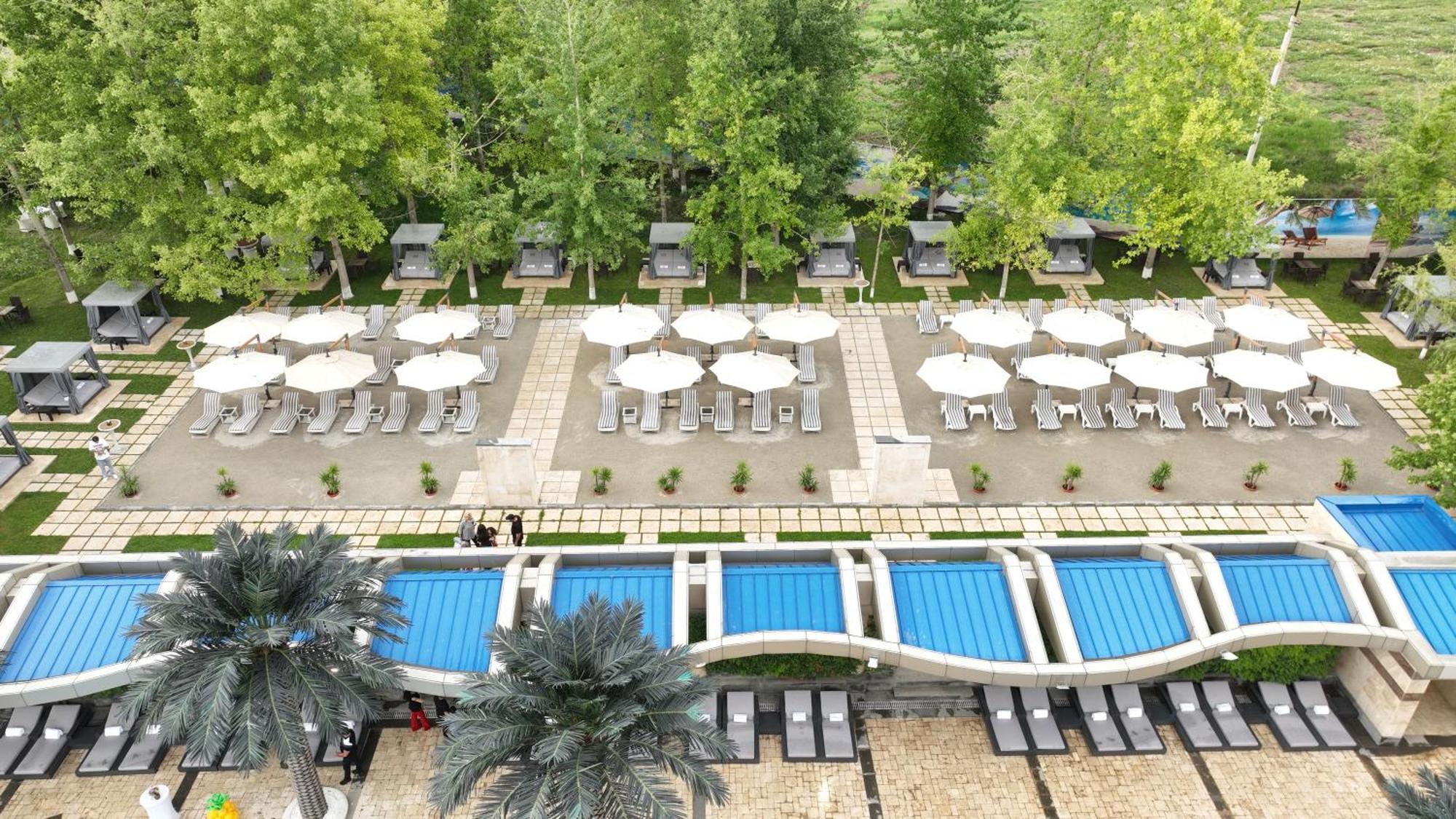 Multi Grand Pharaon Hotel Ptghni Exterior foto