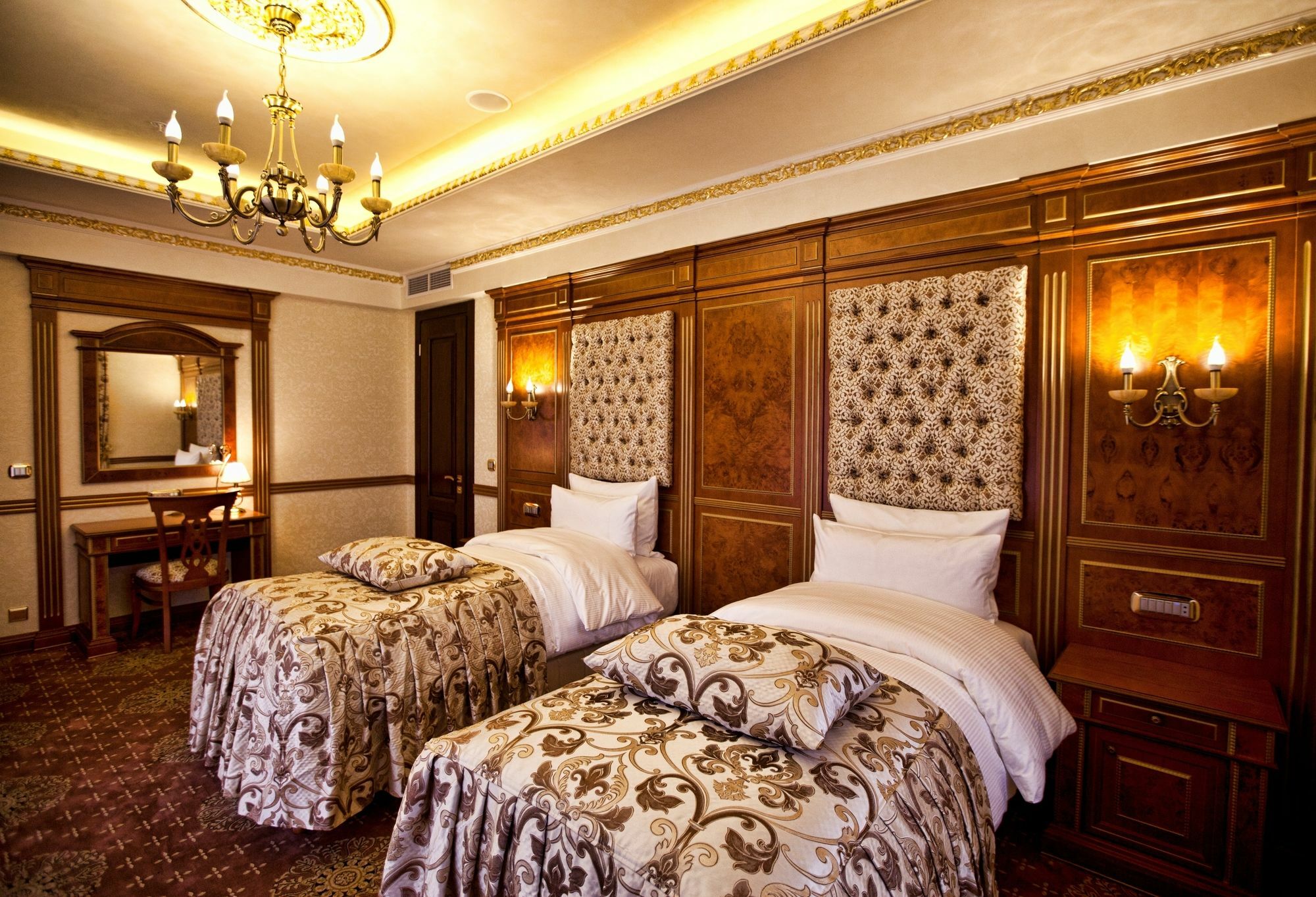 Multi Grand Pharaon Hotel Ptghni Exterior foto