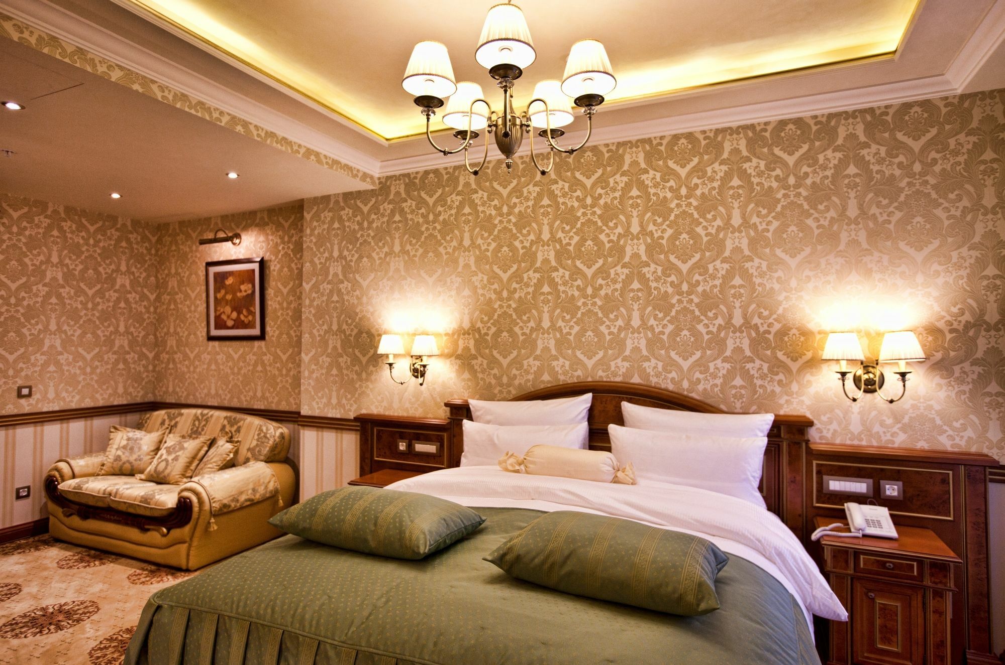 Multi Grand Pharaon Hotel Ptghni Exterior foto